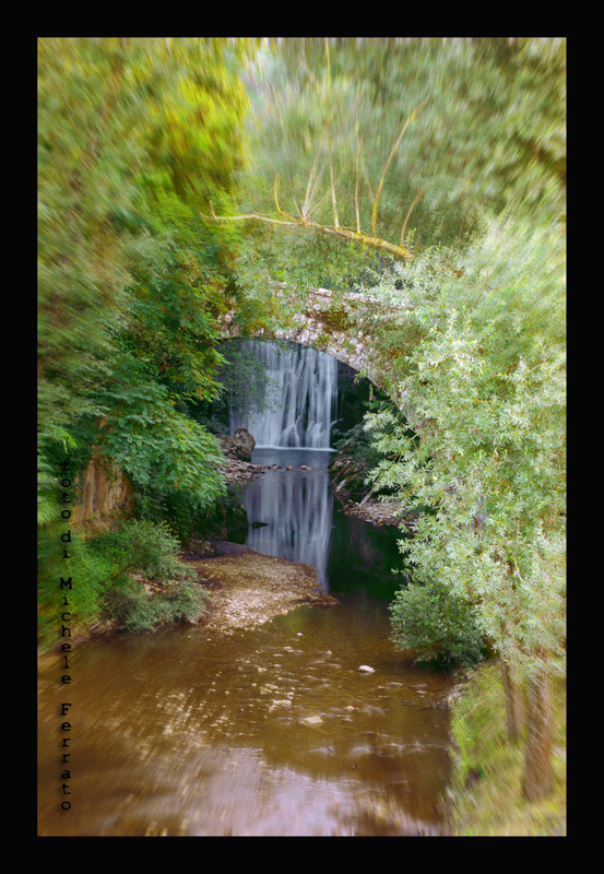 La luce gioca con l''acqua